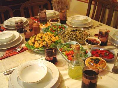 Cooking Iftar food keeps women busy in Ramazan